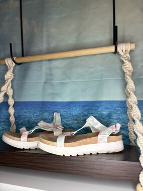 Cat & Jack Pastel Girls Tie-Dye Contoured Footbed Sandals